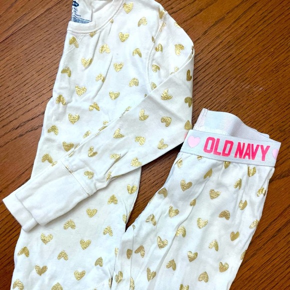 Old Navy Other - Old Navy Heart Pajamas size 6